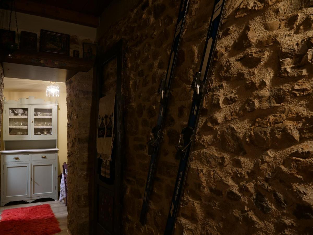 Το Πέτρινο Της Γιαγιάς Μαρίκας Daire Karpenísion Dış mekan fotoğraf